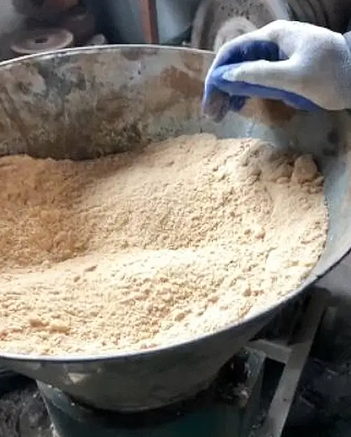 坦桑尼亚家禽饲料颗粒机应用