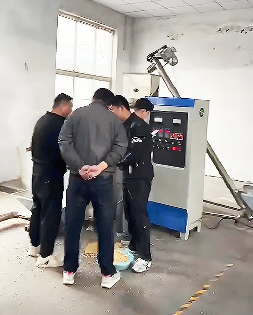 越南宠物饲料生产初试成功